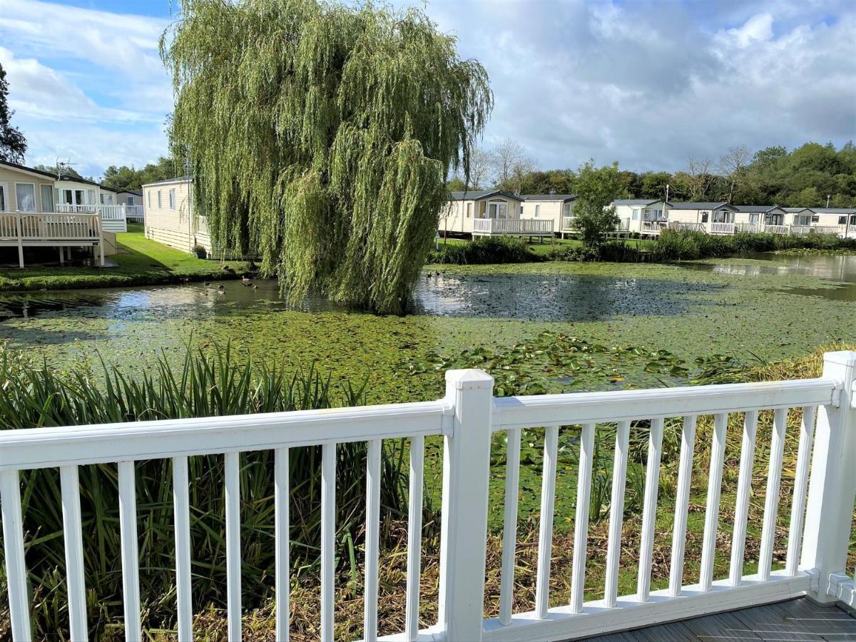 Lilly Pad Villa South Cerney Exterior foto