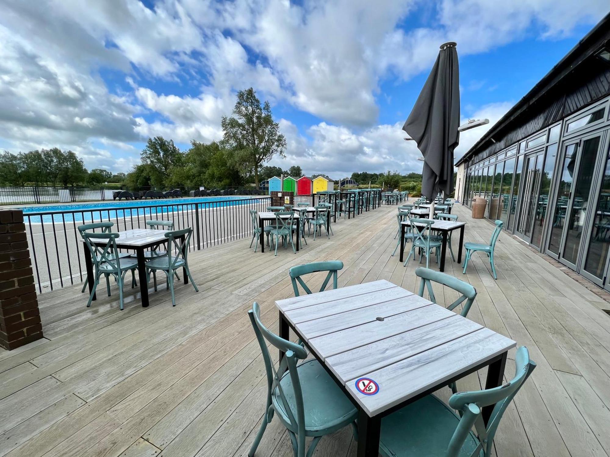 Lilly Pad Villa South Cerney Exterior foto